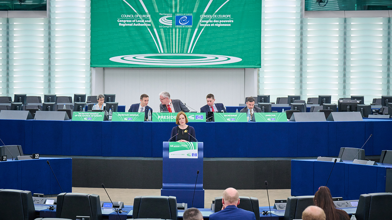 Discours de Síofra O’Leary lors de la 44e Session du Congrès des Pouvoirs Locaux et Régionaux du Conseil de l’Europe dans l’Hémicycle du Parlement européen à Strasbourg